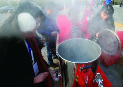 汉江水正式抵达北京，进京后将与本地水1比4混合供应，防止出现“水土不服”